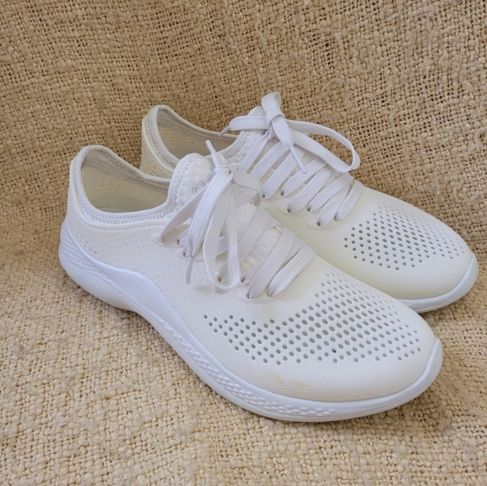 CROCS White Shoes